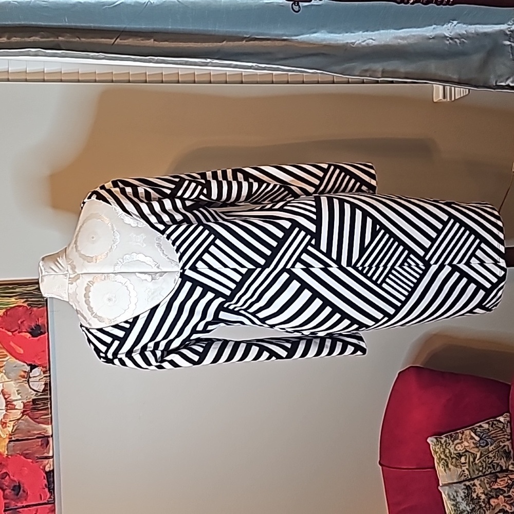 Dress - Picture 6 of 10